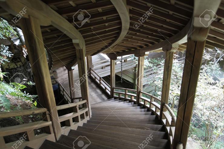 Architektura,Schody, Staircase - 7549562-Japanese-very-old-wooden-staircase-outdoor-Stock-Photo.jpg